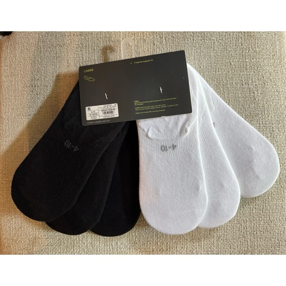 All in Motion Women's 10pk Lightweight Liner Socks Black/White Size 4-10
